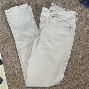 Levi's White Mid Rise Skinny Jeans